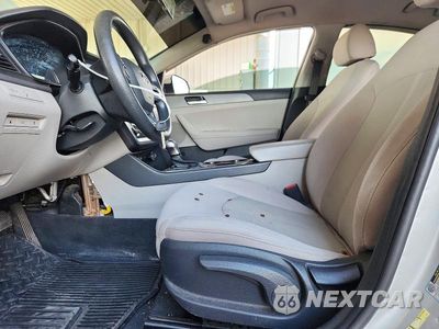 Zdjęcie 7 z 12 samochodu: 2018 HYUNDAI SONATA SE VIN:5NPE24AF2JH720513 - miniatura