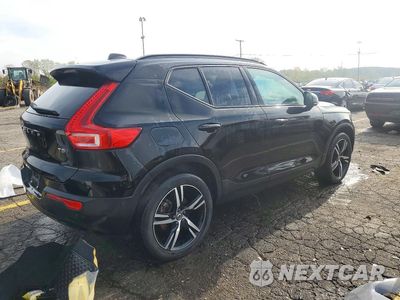 Trzecie zdjęcie samochodu z tyłu: 2022 VOLVO XC40 T5 R-DESIGN VIN:YV4162UM9N2791083 - miniatura