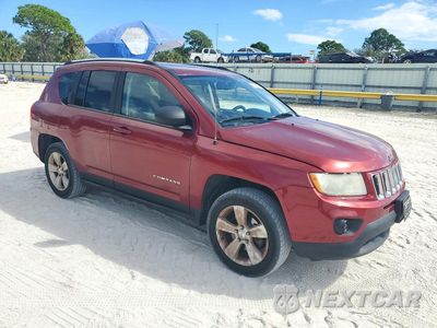 Czwarte zdjęcie samochodu z boku: 2013 JEEP COMPASS LATITUDE VIN:1C4NJDEB5DD274734 - miniatura
