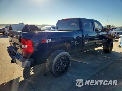 Trzecie zdjęcie samochodu z tyłu: 2009 CHEVROLET SILVERADO K2500 HEAVY DUTY LT VIN:1GCHK53629F158229 - miniatura