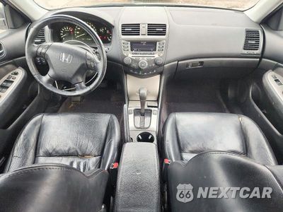Zdjęcie 8 z 12 samochodu: 2006 HONDA ACCORD EX VIN:1HGCM66546A032168 - miniatura