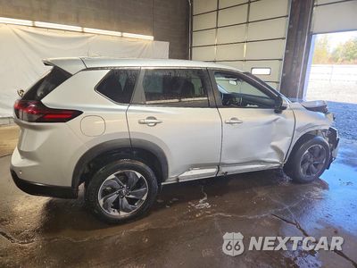 Trzecie zdjęcie samochodu z tyłu: 2025 NISSAN ROGUE SV VIN:5N1BT3BAXSC837990 - miniatura