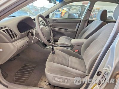 Zdjęcie 7 z 12 samochodu: 2005 TOYOTA CAMRY LE VIN:4T1BE32K35U070002 - miniatura