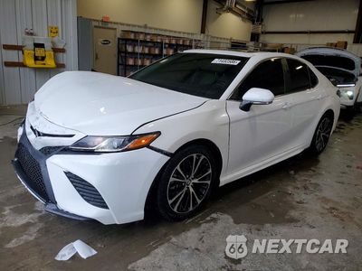 2018 TOYOTA CAMRY SE 4T1B11HK5JU055051 - główne zdjęcie licytacji z USA - miniatura