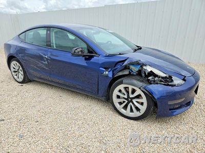 Czwarte zdjęcie samochodu z boku: 2022 TESLA MODEL 3 VIN:5YJ3E1EA2NF370445 - miniatura