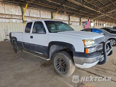 Czwarte zdjęcie samochodu z boku: 2005 CHEVROLET SILVERADO C1500 VIN:1GCEC19X85Z327185 - miniatura
