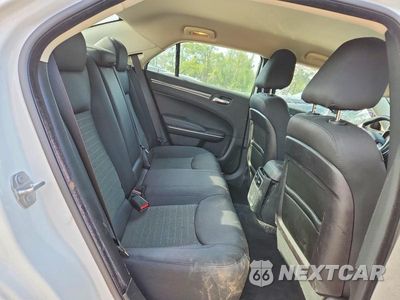 Zdjęcie 10 z 12 samochodu: 2019 CHRYSLER 300 TOURING VIN:2C3CCAAG3KH722989 - miniatura
