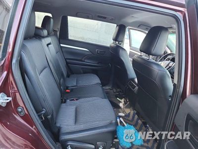 Zdjęcie 11 z 14 samochodu: 2019 TOYOTA HIGHLANDER LE PLUS VIN:5TDBZRFH4KS725651 - miniatura