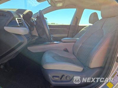 Zdjęcie 7 z 12 samochodu: 2020 TOYOTA CAMRY SE VIN:4T1G11AK3LU863093 - miniatura