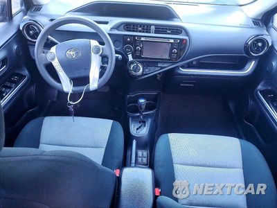 Zdjęcie 8 z 13 samochodu: 2016 TOYOTA PRIUS C TWO VIN:JTDKDTB35G1127367 - miniatura