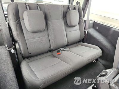 Zdjęcie 10 z 12 samochodu: 2023 JEEP WRANGLER SPORT VIN:1C4HJXAG0PW582807 - miniatura