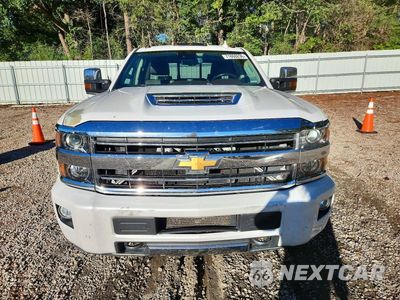 Piąte zdjęcie samochodu w środku: 2019 CHEVROLET SILVERADO K2500 HIGH COUNTRY VIN:1GC1KUEY3KF141875 - miniatura