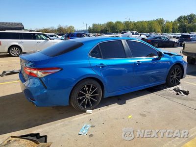 Trzecie zdjęcie samochodu z tyłu: 2018 TOYOTA CAMRY SE VIN:4T1B11HK8JU058123 - miniatura