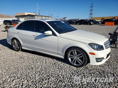 Czwarte zdjęcie samochodu z boku: 2013 MERCEDES-BENZ C 250 VIN:WDDGF4HB5DA799063 - miniatura