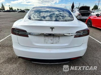 Zdjęcie 6 z 12 samochodu: 2013 TESLA MODEL S VIN:5YJSA1CN8DFP04313 - miniatura