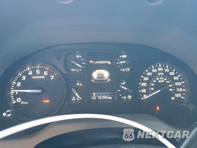 Zdjęcie 9 z 12 samochodu: 2018 TOYOTA TUNDRA SR VIN:5TFTY5F11JX010340 - miniatura