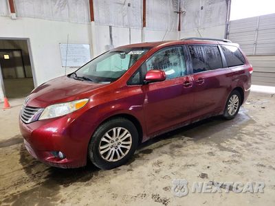 2012 TOYOTA SIENNA XLE 8-PASSENGER 5TDYK3DC8CS213301 - główne zdjęcie licytacji z USA - miniatura