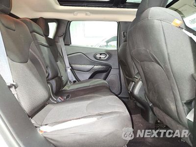Zdjęcie 11 z 13 samochodu: 2016 JEEP CHEROKEE LATITUDE VIN:1C4PJLCB3GW297265 - miniatura