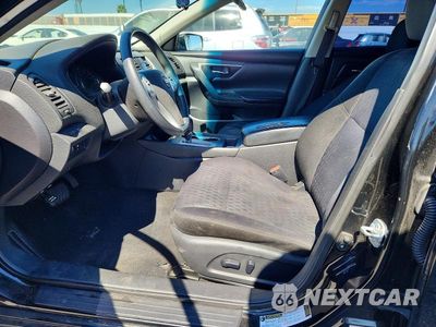 Zdjęcie 7 z 12 samochodu: 2016 NISSAN ALTIMA VIN:1N4AL3AP0GN383501 - miniatura