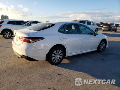 Trzecie zdjęcie samochodu z tyłu: 2022 TOYOTA CAMRY LE VIN:4T1C31AK1NU041503 - miniatura
