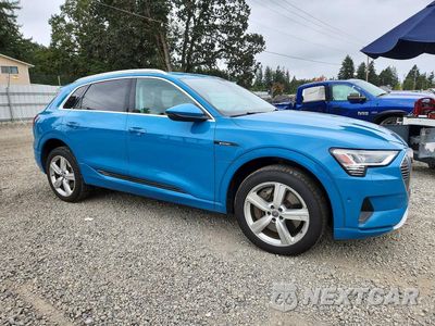 Czwarte zdjęcie samochodu z boku: 2019 AUDI E-TRON PREMIUM PLUS VIN:WA1LAAGE8KB010214 - miniatura