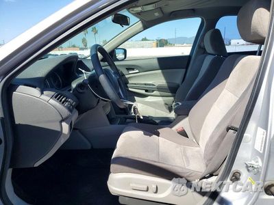 Zdjęcie 7 z 13 samochodu: 2010 HONDA ACCORD LXP VIN:1HGCP2F42AA142782 - miniatura