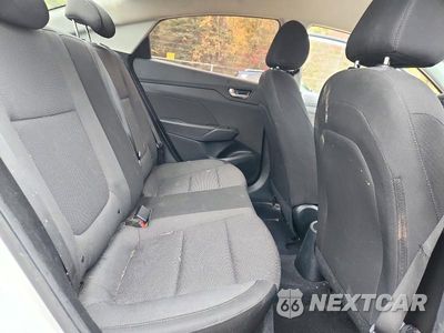 Zdjęcie 10 z 12 samochodu: 2019 HYUNDAI ACCENT SE VIN:3KPC24A31KE070186 - miniatura