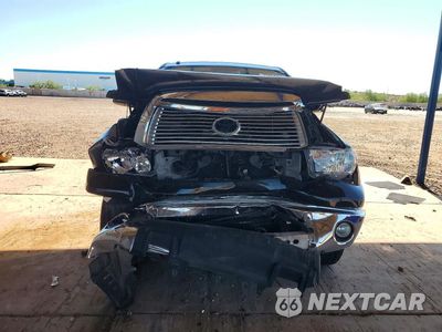 Piąte zdjęcie samochodu w środku: 2011 TOYOTA TUNDRA CREWMAX LIMITED VIN:5TFHY5F17BX179804 - miniatura