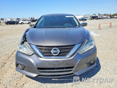 Piąte zdjęcie samochodu w środku: 2018 NISSAN ALTIMA 2.5 SV VIN:1N4AL3AP2JC202899 - miniatura