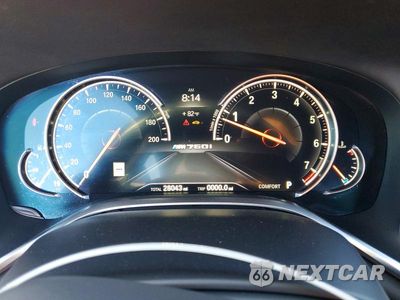 Zdjęcie 9 z 12 samochodu: 2019 BMW M760 XI VIN:WBA7H6C59KG615235 - miniatura