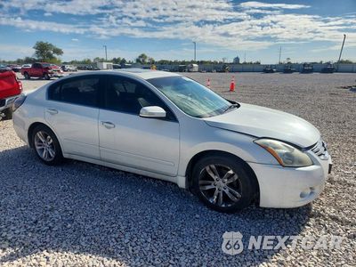 Czwarte zdjęcie samochodu z boku: 2010 NISSAN ALTIMA SR VIN:1N4BL2AP6AN564690 - miniatura