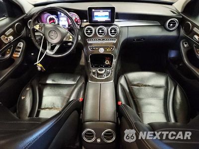 Zdjęcie 8 z 12 samochodu: 2017 MERCEDES-BENZ C 300 4MATIC VIN:55SWF4KB1HU211959 - miniatura