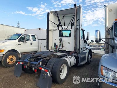 Trzecie zdjęcie samochodu z tyłu: 2016 PETERBILT 579 SEMI TRUCK VIN:1XPBA48X8GD328802 - miniatura