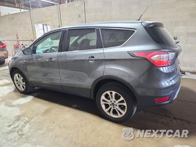 Drugie zdjęcie samochodu z przodu: 2017 FORD ESCAPE SE VIN:1FMCU9GD3HUB50375 - miniatura