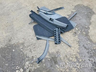 Zdjęcie 12 z 13 samochodu: 2015 TESLA MODEL S VIN:5YJSA1E42FF118651 - miniatura