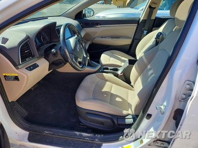 Zdjęcie 7 z 12 samochodu: 2018 HYUNDAI ELANTRA VALUE EDITION VIN:5NPD84LF6JH267231 - miniatura