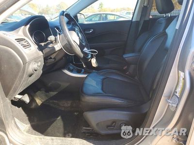Zdjęcie 7 z 13 samochodu: 2019 JEEP COMPASS LATITUDE VIN:3C4NJDBBXKT598905 - miniatura