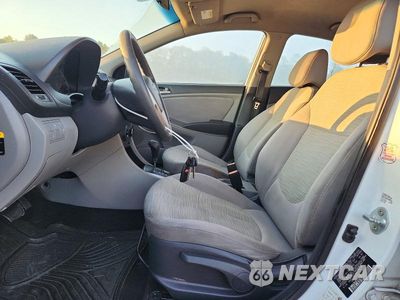 Zdjęcie 7 z 12 samochodu: 2017 HYUNDAI ACCENT SE VIN:KMHCT4AE4HU175129 - miniatura