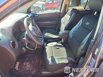 Zdjęcie 7 z 13 samochodu: 2016 JEEP COMPASS SPORT VIN:1C4NJDBB9GD780527 - miniatura