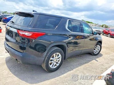Trzecie zdjęcie samochodu z tyłu: 2019 CHEVROLET TRAVERSE LS VIN:1GNERFKW6KJ111558 - miniatura