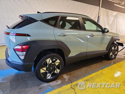 Trzecie zdjęcie samochodu z tyłu: 2024 HYUNDAI KONA SEL VIN:KM8HBCABXRU116175 - miniatura