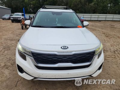 Piąte zdjęcie samochodu w środku: 2021 KIA SELTOS EX VIN:KNDERCAA6M7194731 - miniatura