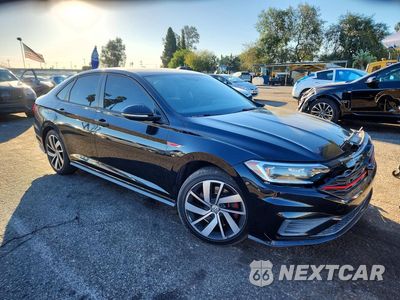 Czwarte zdjęcie samochodu z boku: 2020 VOLKSWAGEN JETTA GLI VIN:3VW6T7BU5LM019667 - miniatura