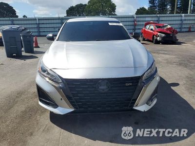 Piąte zdjęcie samochodu w środku: 2019 NISSAN ALTIMA S VIN:1N4BL4BV0KC180846 - miniatura