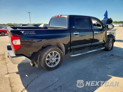 Trzecie zdjęcie samochodu z tyłu: 2017 TOYOTA TUNDRA CREWMAX SR5 VIN:5TFEM5F16HX121349 - miniatura