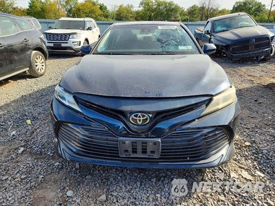 Piąte zdjęcie samochodu w środku: 2018 TOYOTA CAMRY LE VIN:JTNB11HK9J3020034 - miniatura