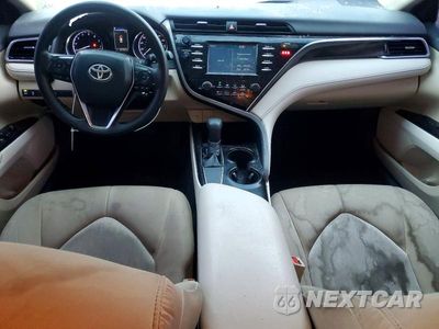 Zdjęcie 8 z 12 samochodu: 2018 TOYOTA CAMRY LE VIN:4T1B11HK8JU612440 - miniatura