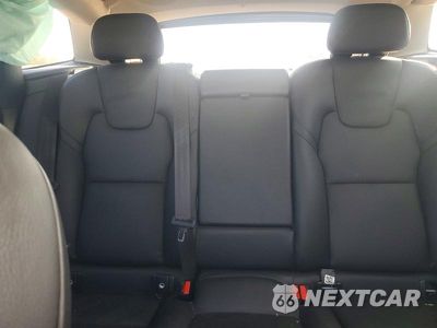 Zdjęcie 10 z 14 samochodu: 2022 VOLVO XC60 B5 MOMENTUM VIN:YV4L12RK5N1025730 - miniatura