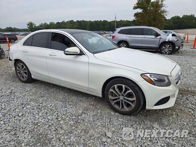 Czwarte zdjęcie samochodu z boku: 2016 MERCEDES-BENZ C 300 VIN:55SWF4JB1GU153240 - miniatura