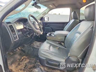 Zdjęcie 7 z 12 samochodu: 2014 RAM 1500 ST VIN:3C6JR6DGXEG303530 - miniatura